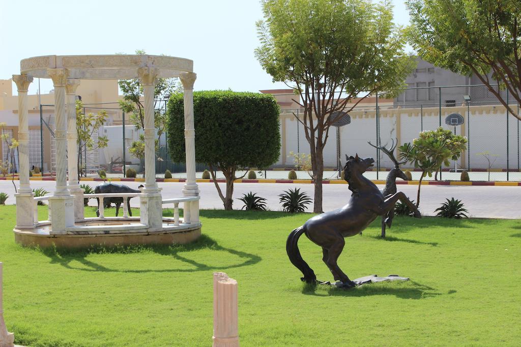 Tio Sea Resort Al Khor Exterior photo The park of the university