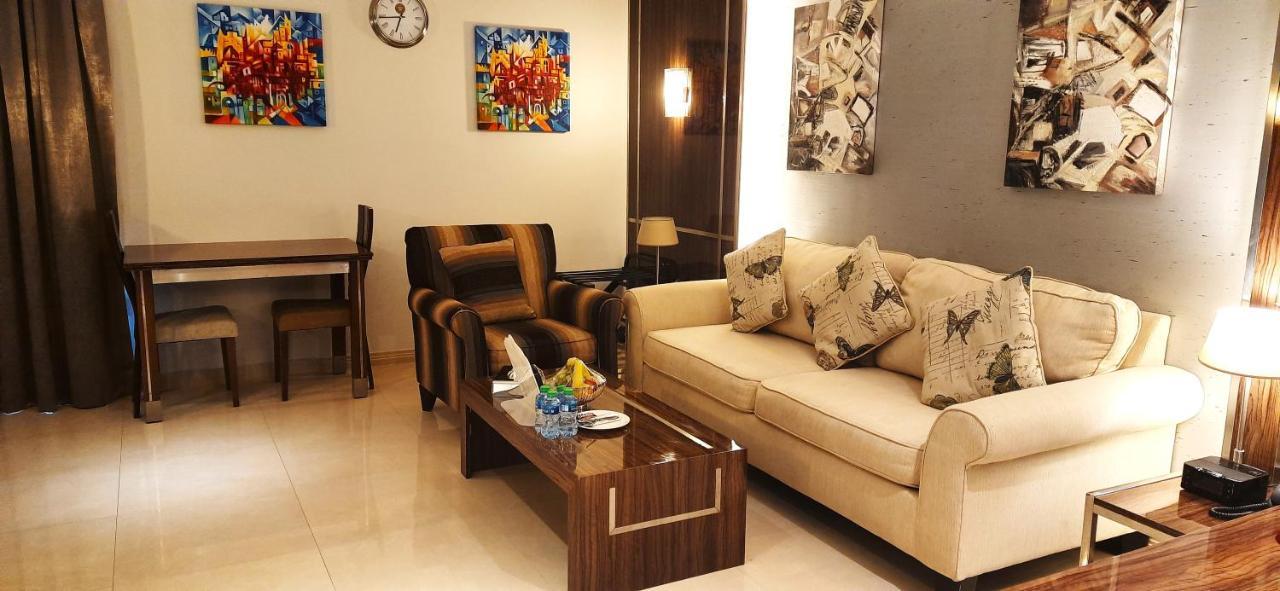 Tio Sea Resort Al Khor Exterior photo A living room