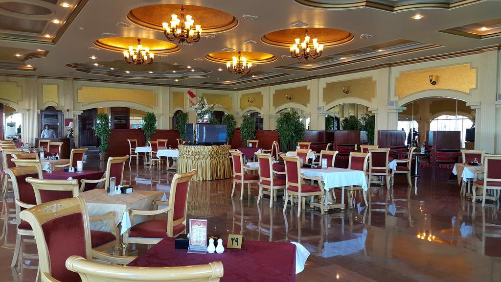 Tio Sea Resort Al Khor Exterior photo The restaurant