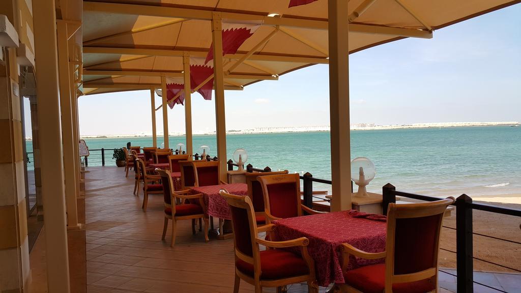 Tio Sea Resort Al Khor Exterior photo A restaurant in Al-Shaqra