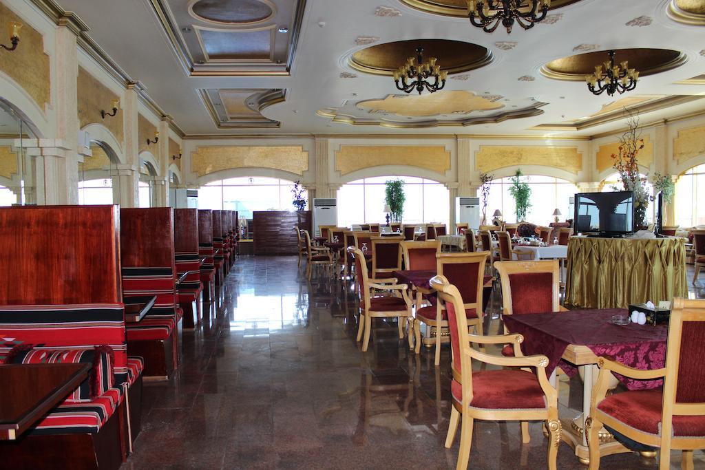 Tio Sea Resort Al Khor Exterior photo The restaurant