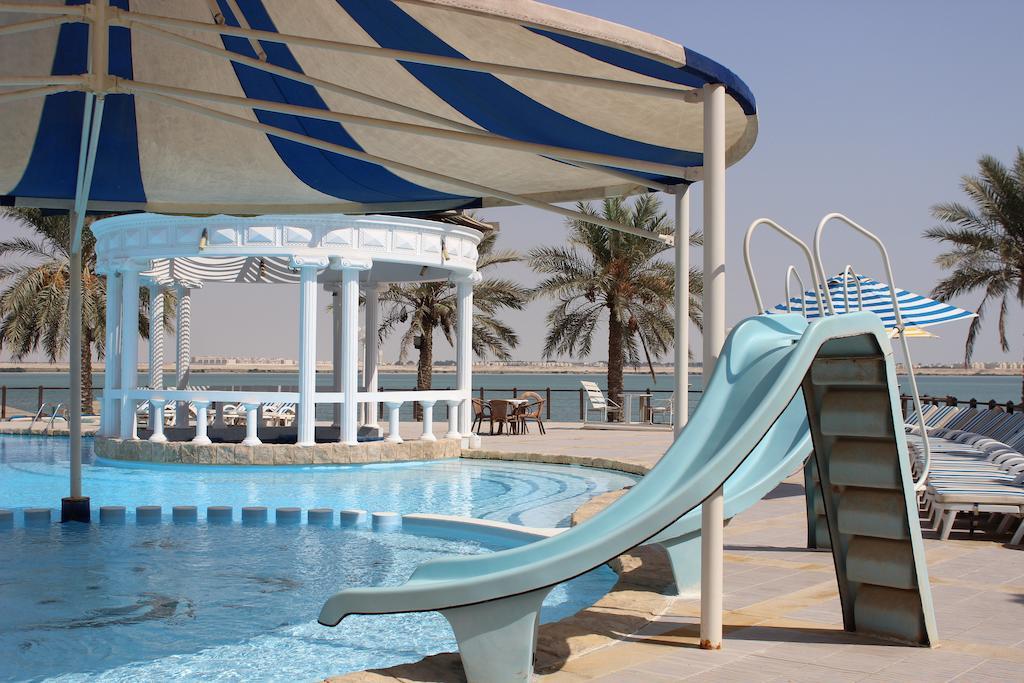Tio Sea Resort Al Khor Exterior photo A water slide