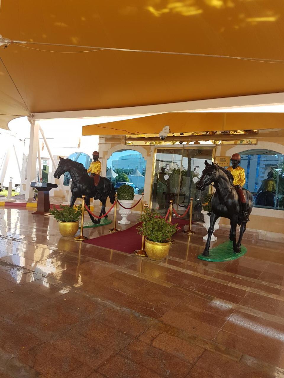 Tio Sea Resort Al Khor Exterior photo Entrance of the Meydan Grandstand